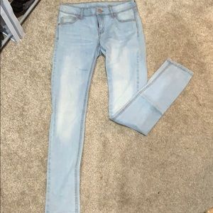 Light wash skinny jeans